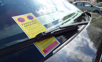 Snížit počet špatně parkujících aut je cílem kampaně 