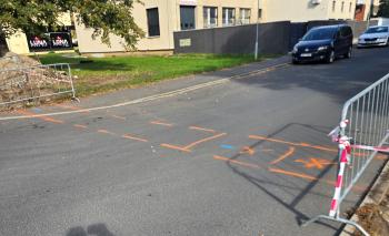 Havárie topného kanálu omezí dopravu v části Mládežnické ulice